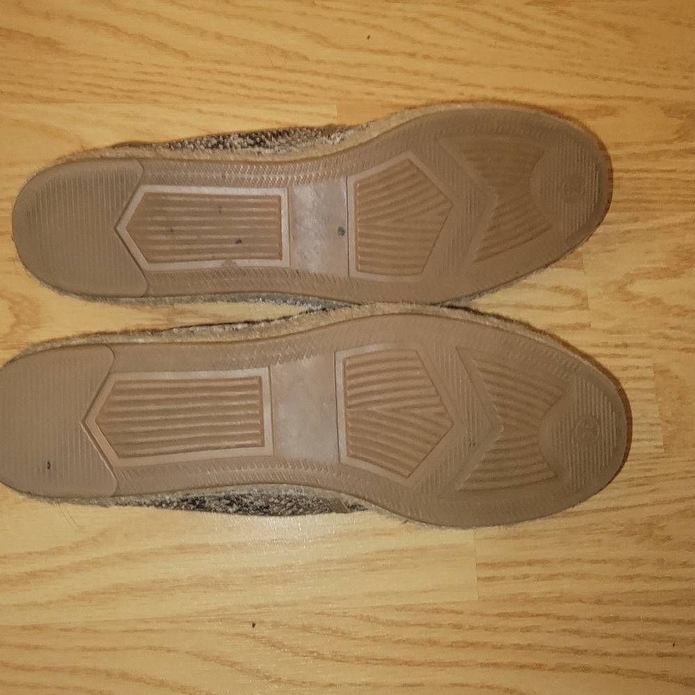 Shoes - Picture 3 of 4